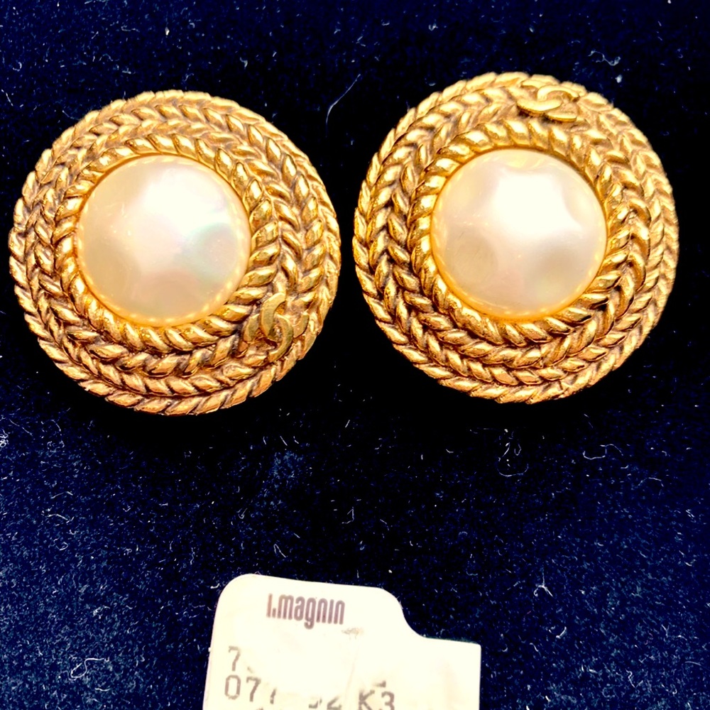 Chanel: Baroque Pearl ‘CC’ interweaved in Gilt metal, 1980s
 (New-Original Tags)